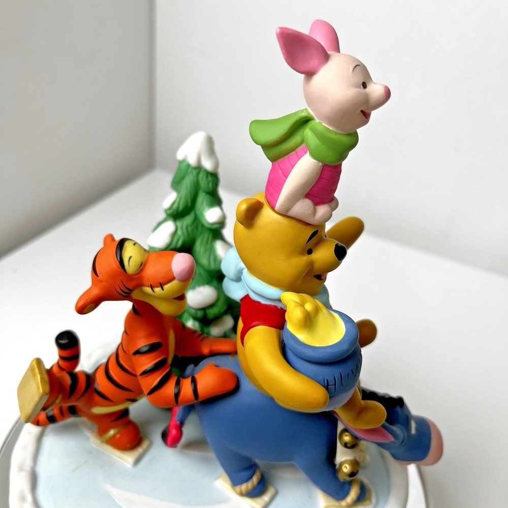 1997 Disney & Grolier CHRISTMAS FIGURINE "Pooh's Skating‎ Party" Limited Edition - Picture 11 of 17